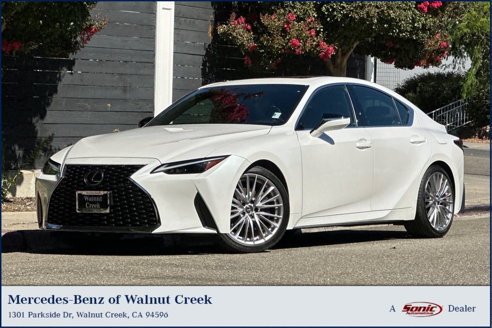 2023 Lexus IS IS 300 — photo 1 of 34