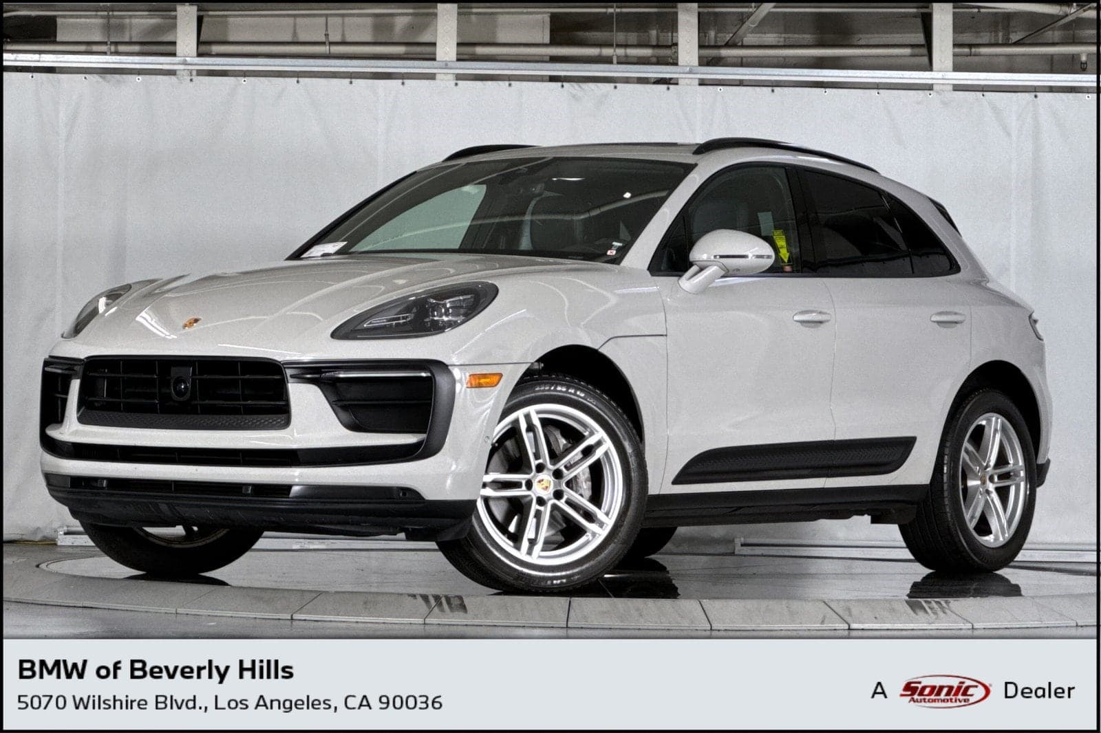 2023 Porsche Macan Base — photo 1 of 35