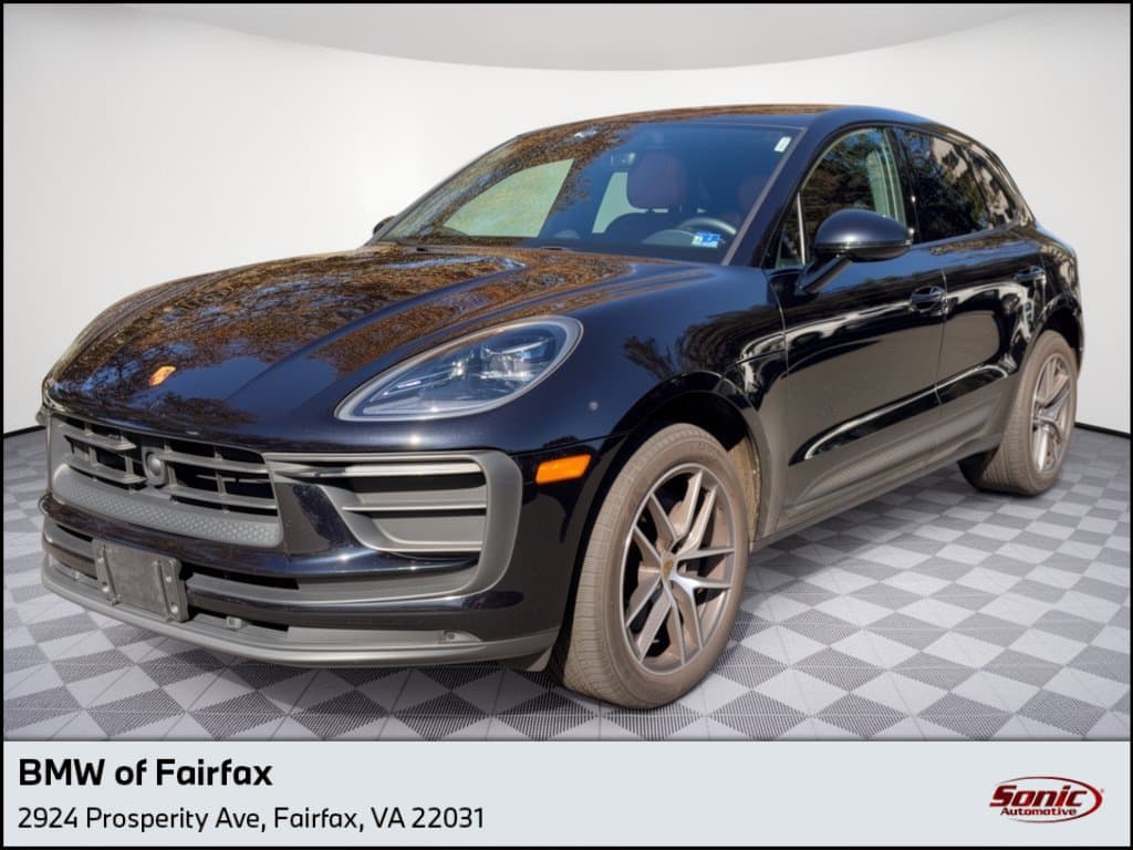 2023 Porsche Macan Base — photo 1 of 31