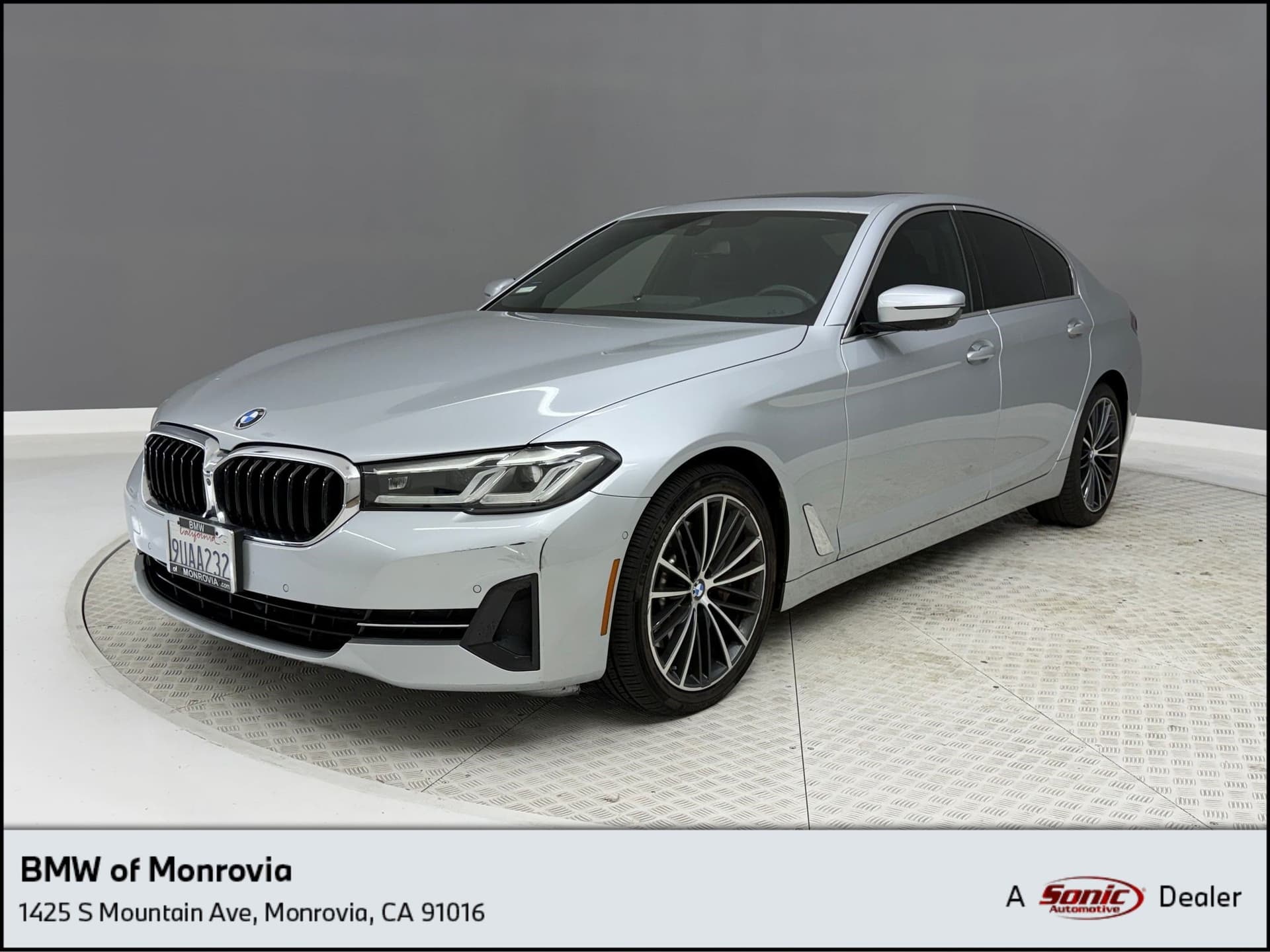 2021 BMW 5 Series 530i — photo 1 of 12