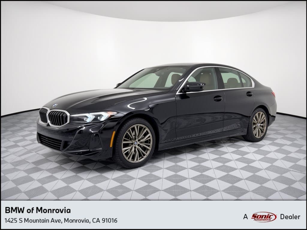 2024 BMW 3 Series 330i — photo 1 of 12