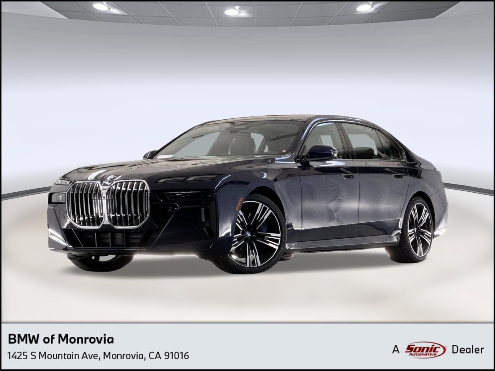 2023 BMW 740i Base — photo 1 of 36