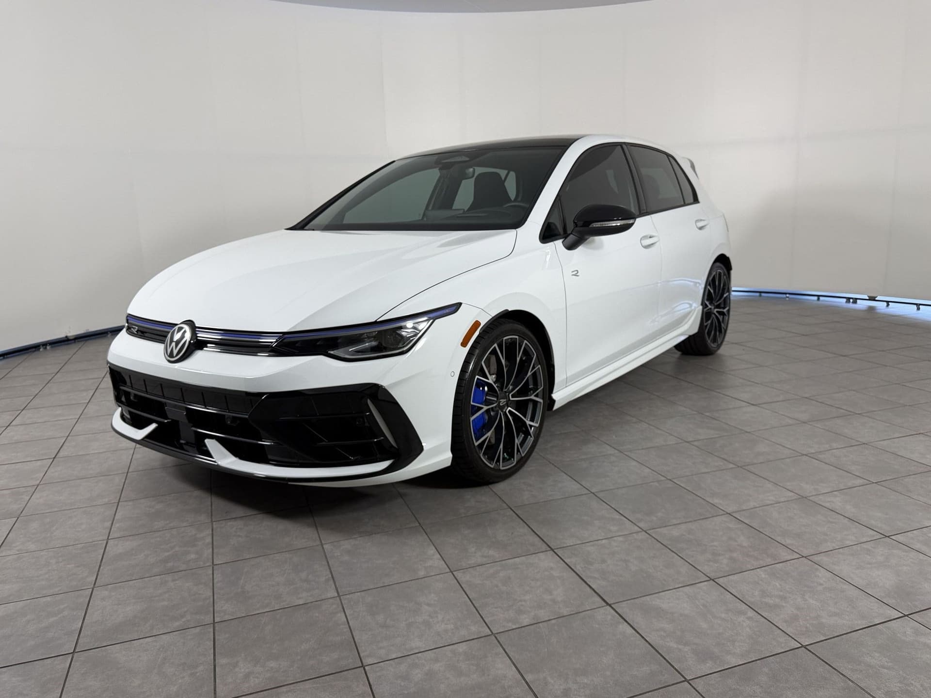 2026 Volkswagen Golf R Base — photo 1 of 27