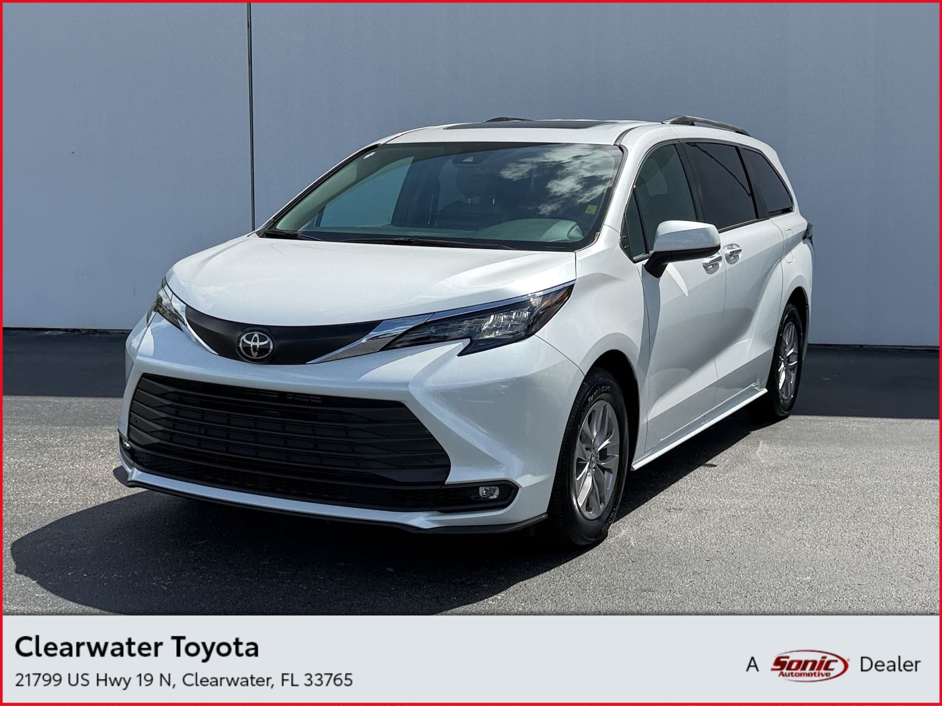 2026 Toyota Sienna XLE — photo 1 of 34