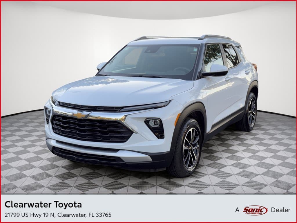 2024 Chevrolet Trailblazer LT — photo 1 of 32