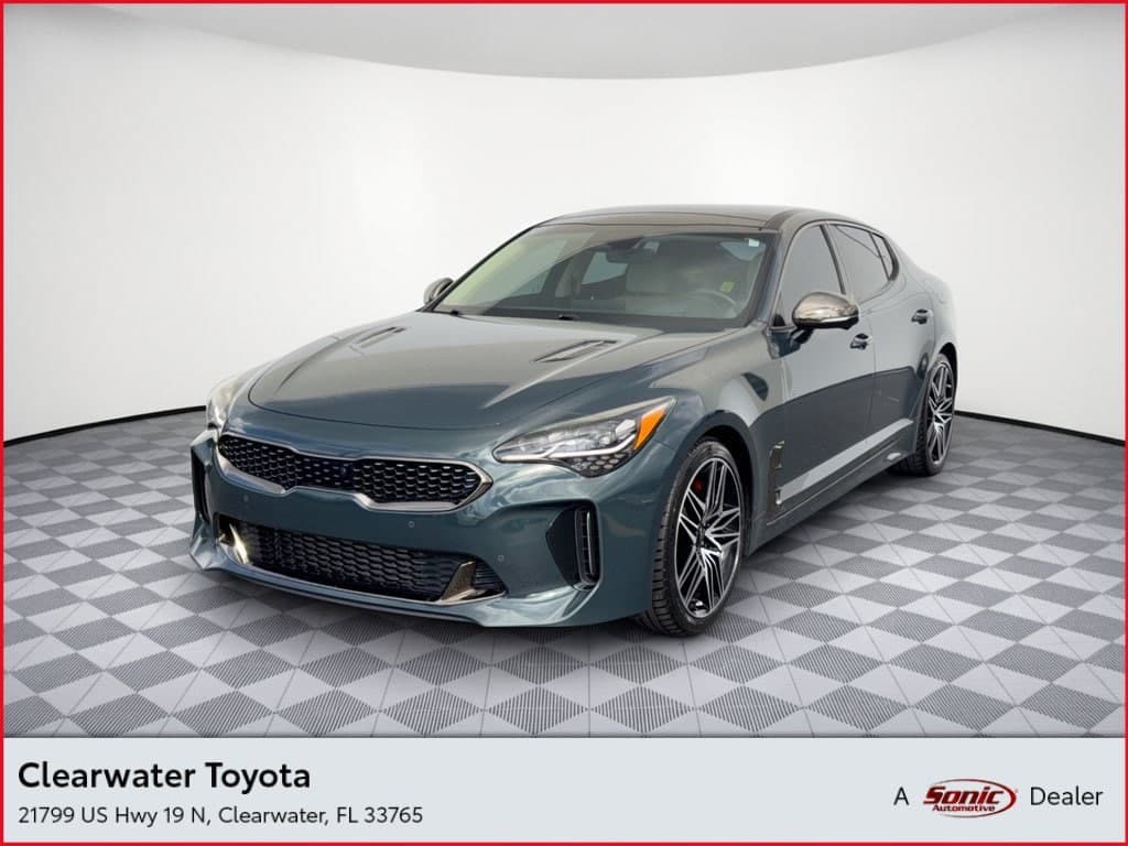 2022 Kia Stinger GT2 — photo 1 of 32