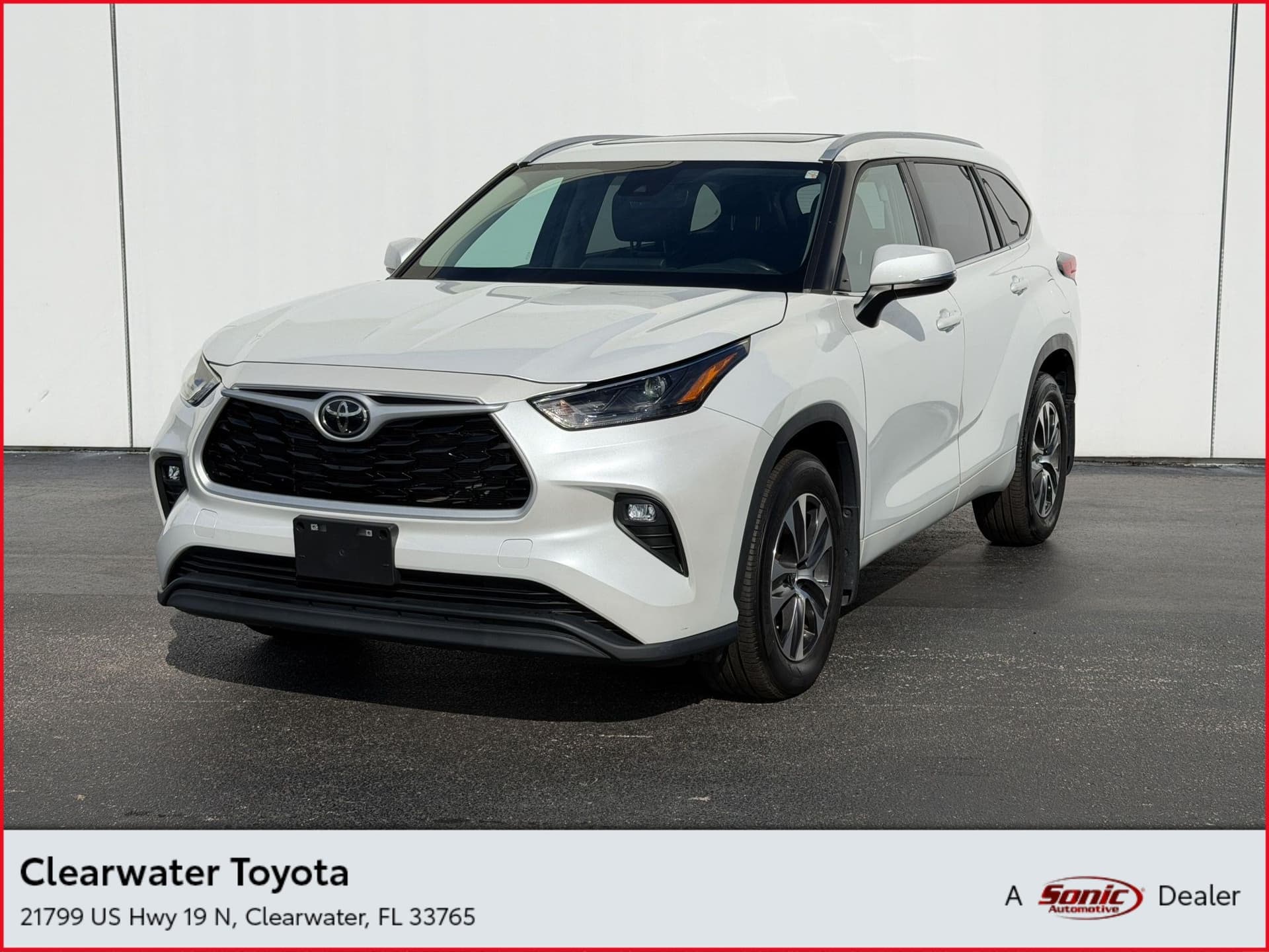 2023 Toyota Highlander XLE — photo 1 of 35
