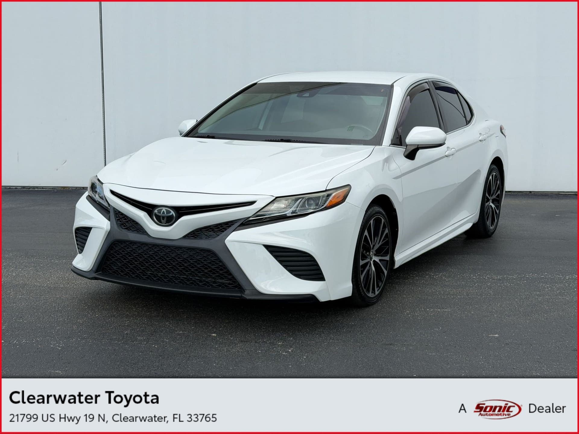 2019 Toyota Camry SE — photo 1 of 35