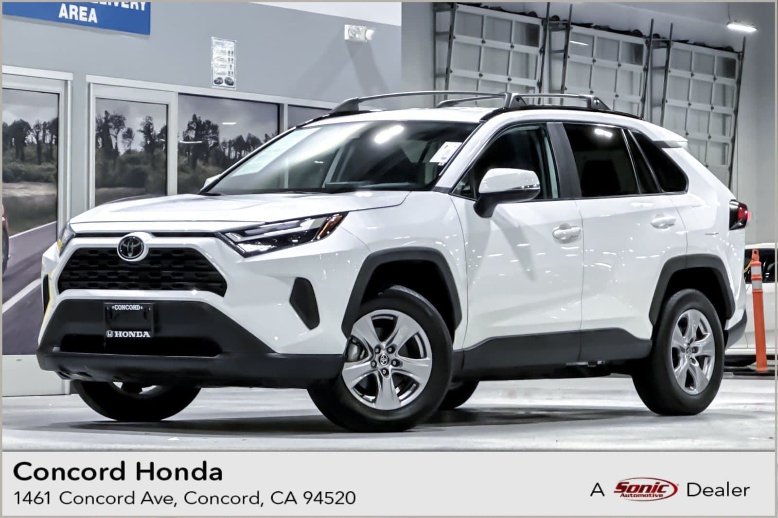 2025 Toyota RAV4 XLE — photo 1 of 34