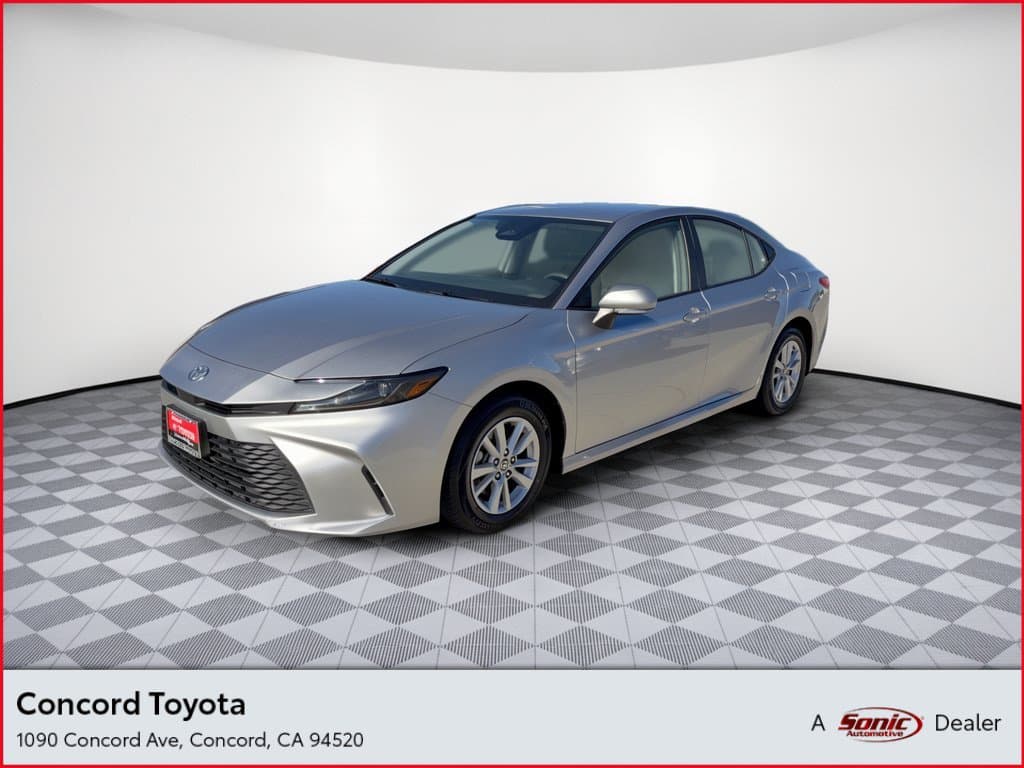2025 Toyota Camry LE — photo 1 of 32
