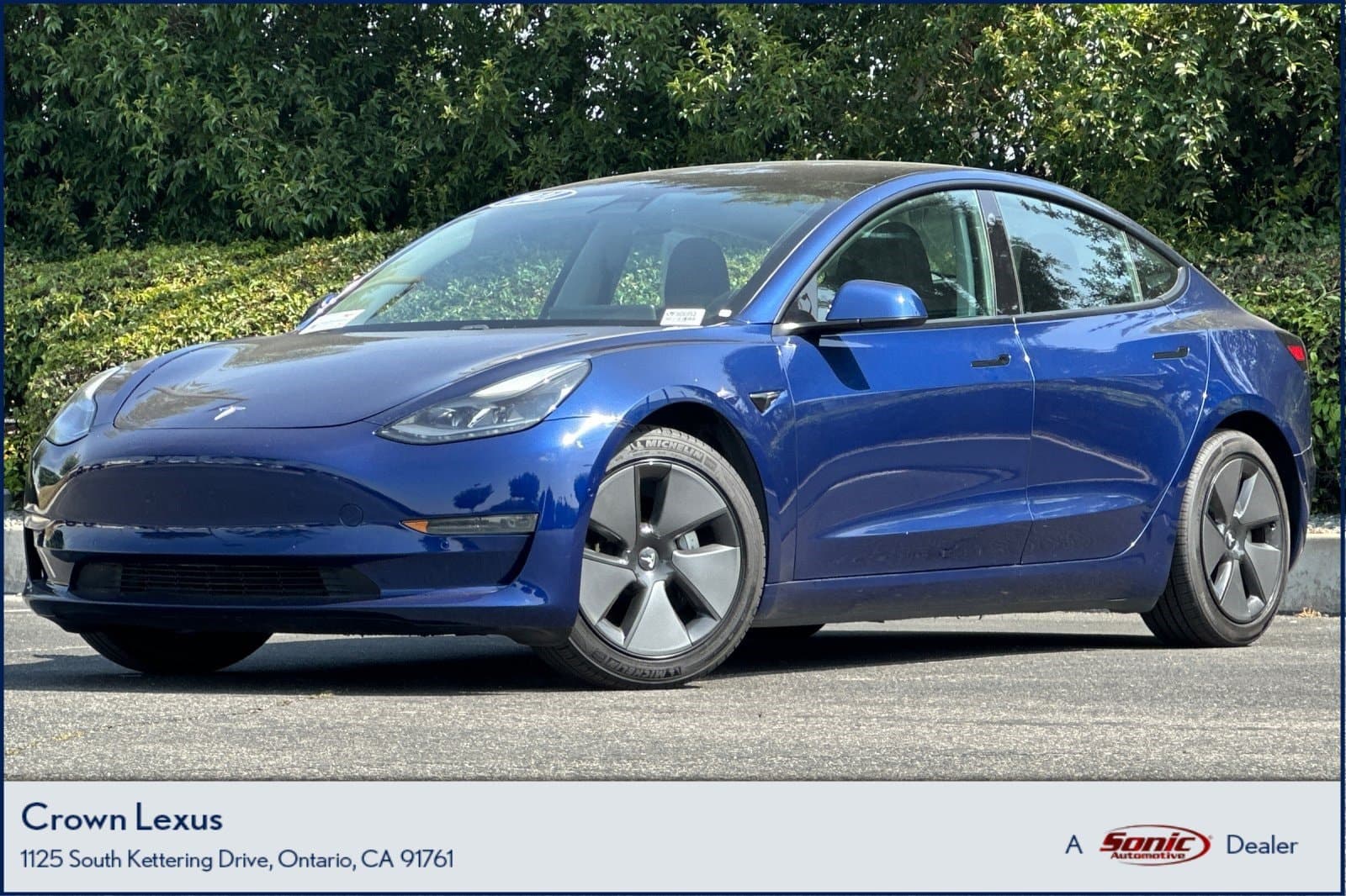 2021 Tesla Model 3 Standard Range Plus — photo 1 of 31