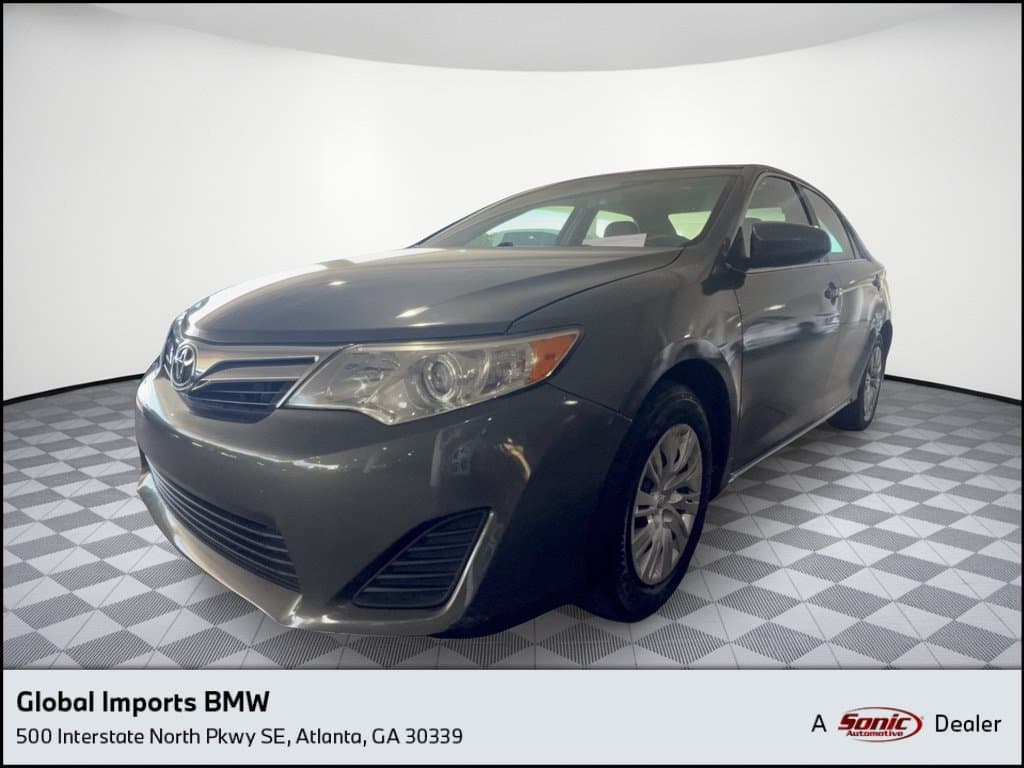 2013 Toyota Camry LE — photo 1 of 12