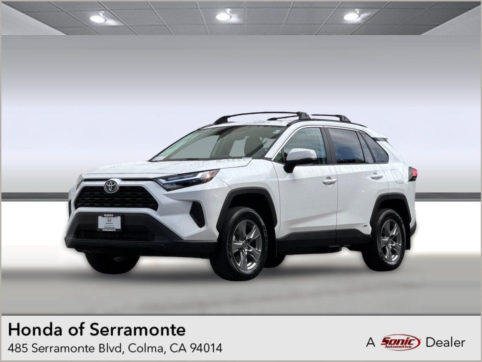 2023 Toyota RAV4 Base — photo 1 of 34