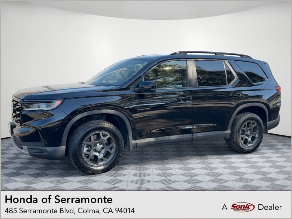 2025 Honda Pilot TrailSport — photo 1 of 31