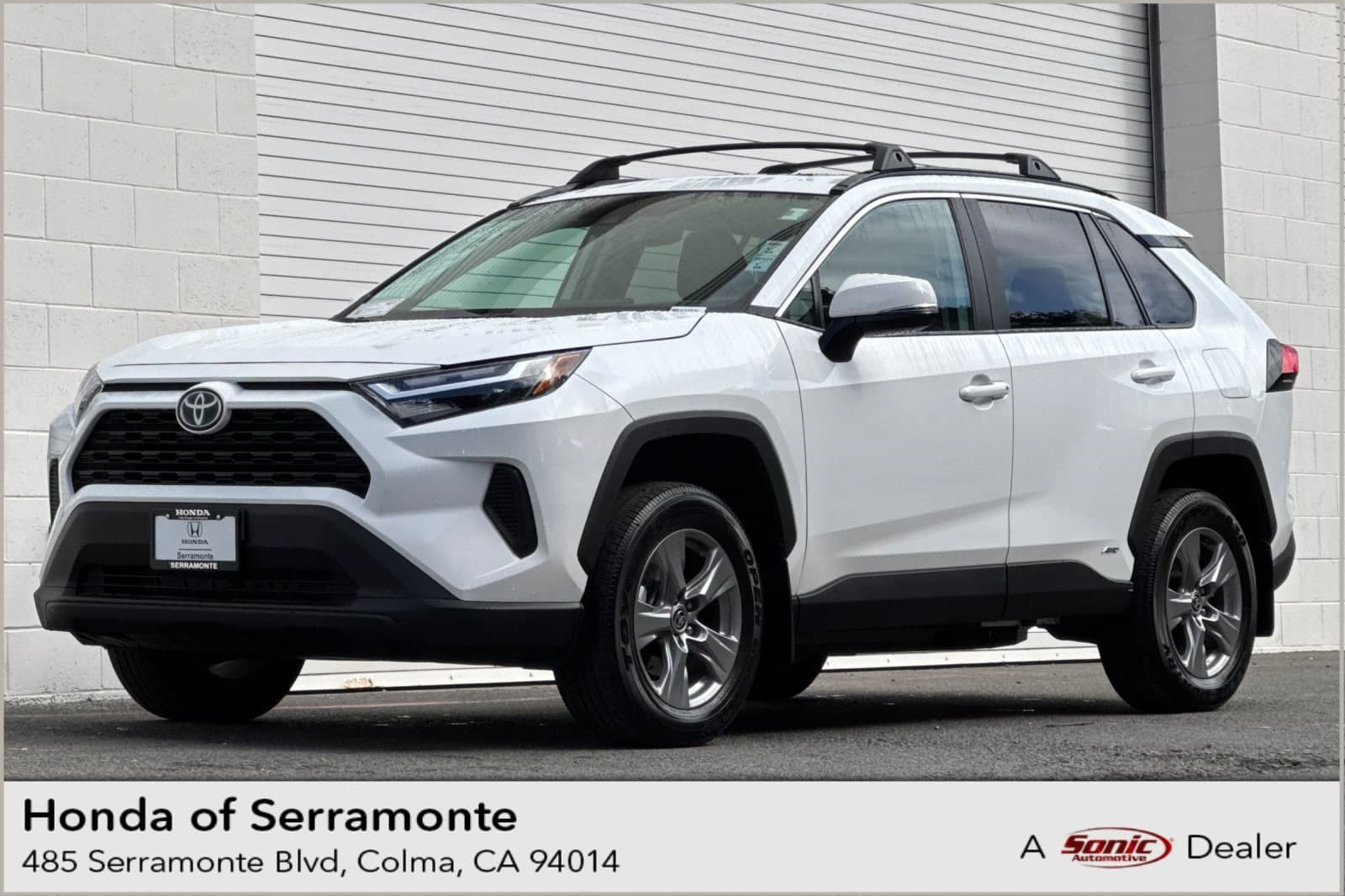 2023 Toyota RAV4 Base — photo 1 of 34