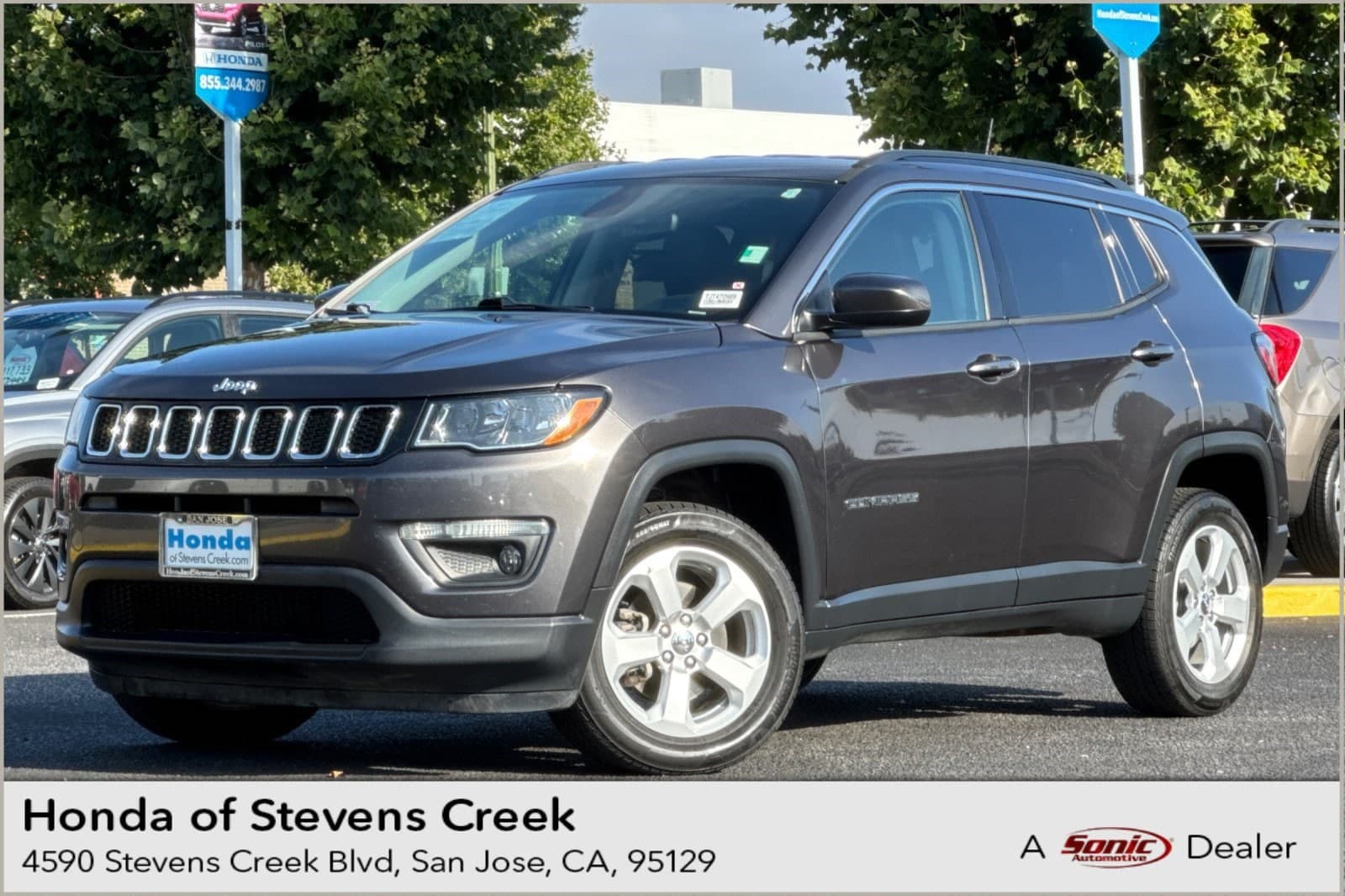 2018 Jeep Compass Latitude 4x4 — photo 1 of 35