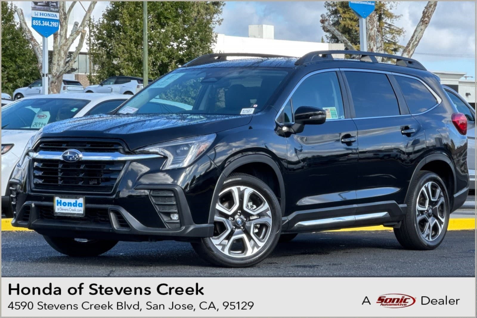 2023 Subaru Ascent Limited — photo 1 of 35