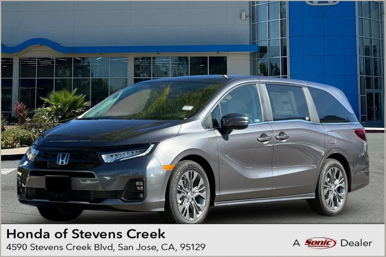 2027 Honda Odyssey Touring — photo 1 of 12