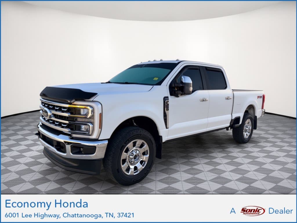 2025 Ford Super Duty F-250 SRW LARIAT — photo 1 of 10