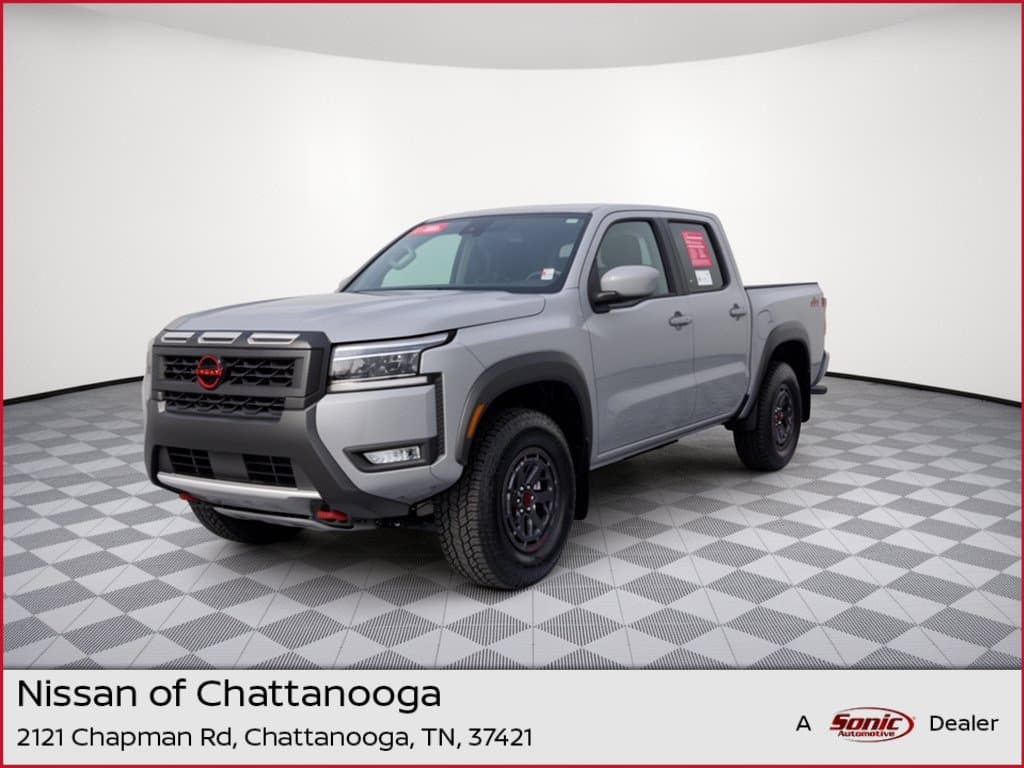 2025 Nissan Frontier PRO-4X — photo 1 of 35