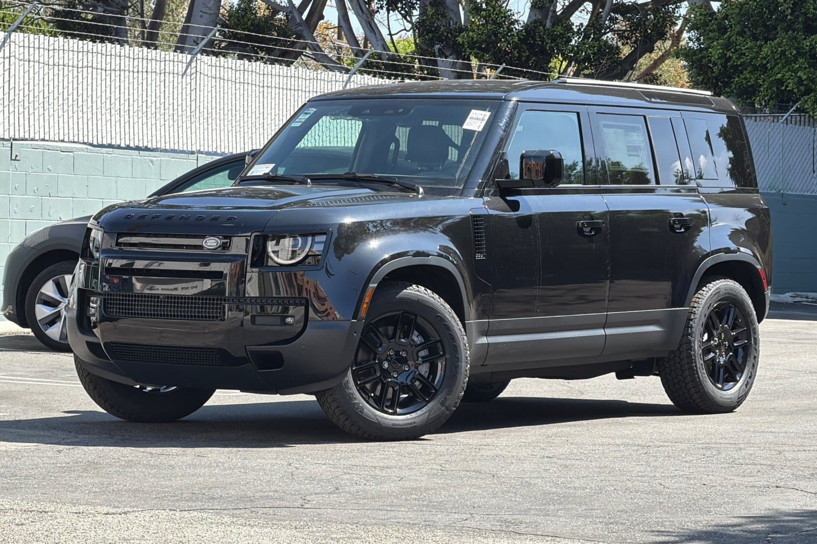 2026 Land Rover Defender S — photo 1 of 28
