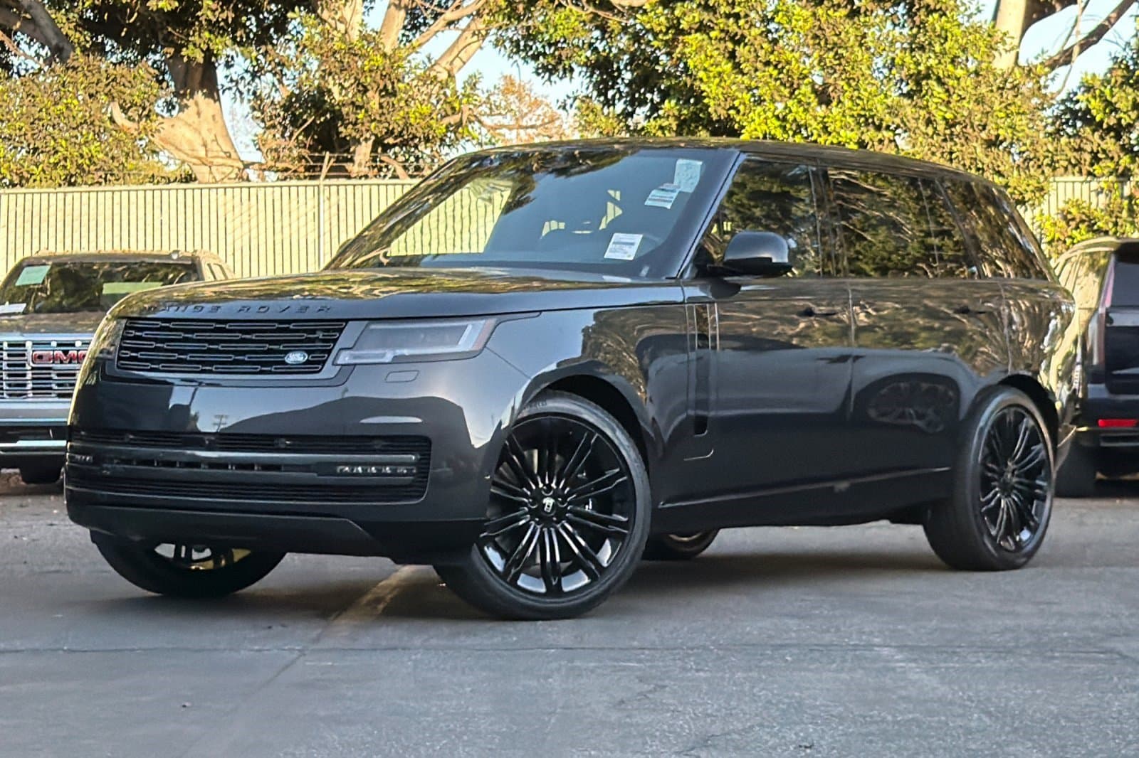 2027 Land Rover Range Rover SE — photo 1 of 27