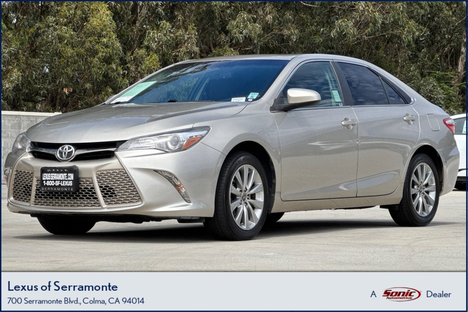 2017 Toyota Camry SE — photo 1 of 35