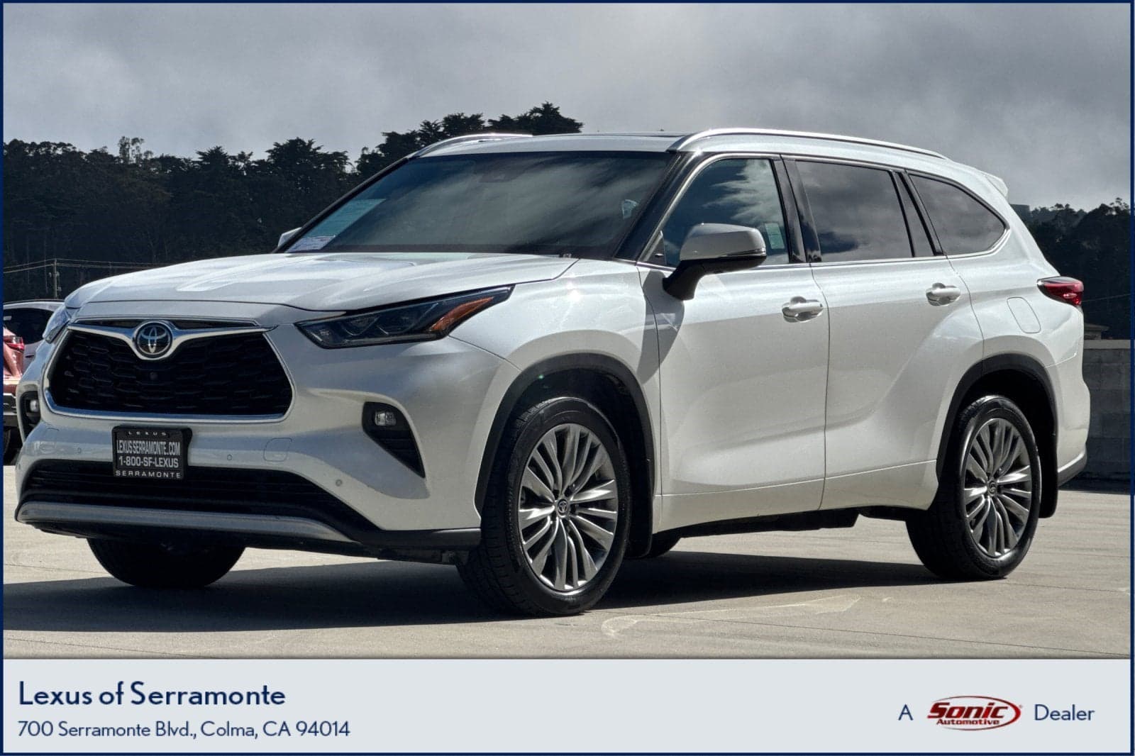 2021 Toyota Highlander Platinum — photo 1 of 36