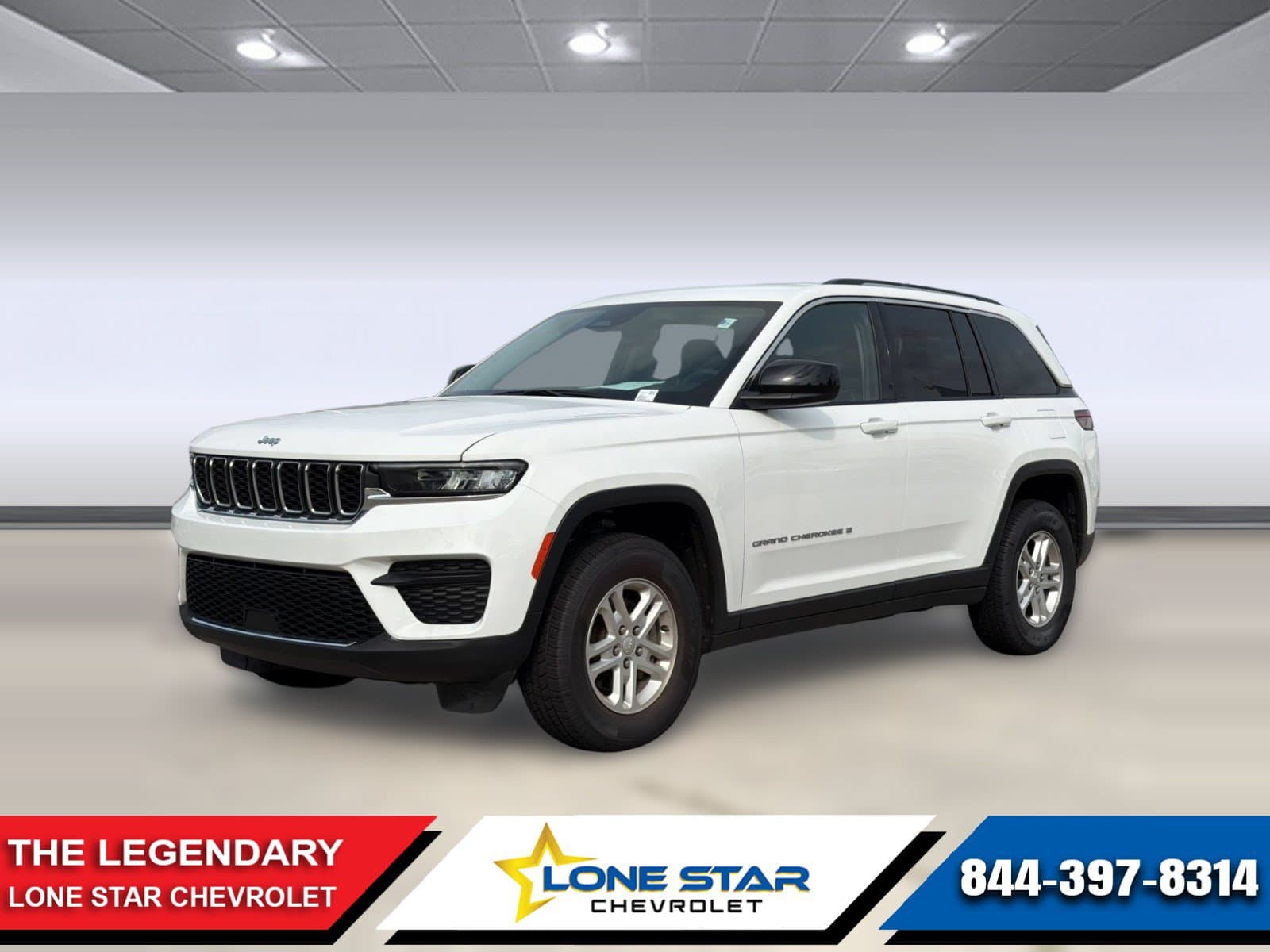 2023 Jeep Grand Cherokee Laredo — photo 1 of 31