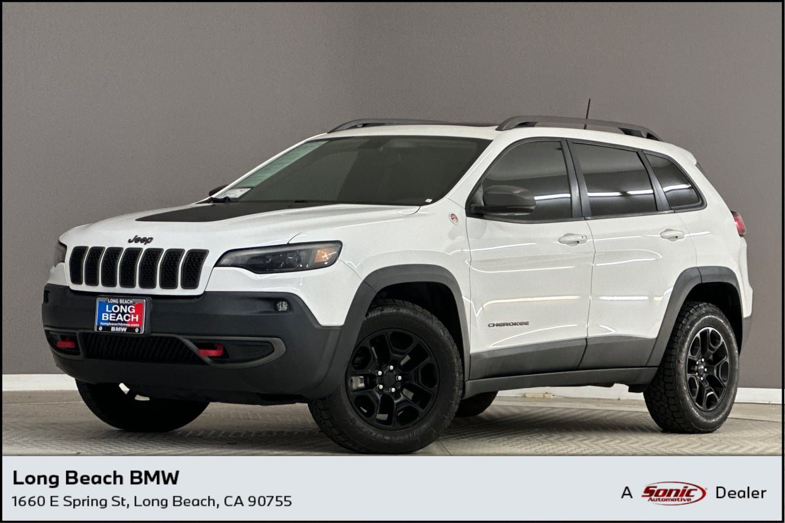 2019 Jeep Cherokee Trailhawk — photo 1 of 35