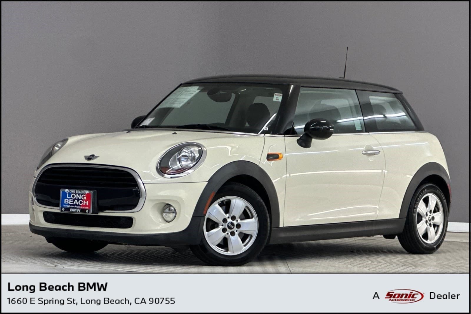 2016 Mini Cooper Hardtop 4 Door Base — photo 1 of 33