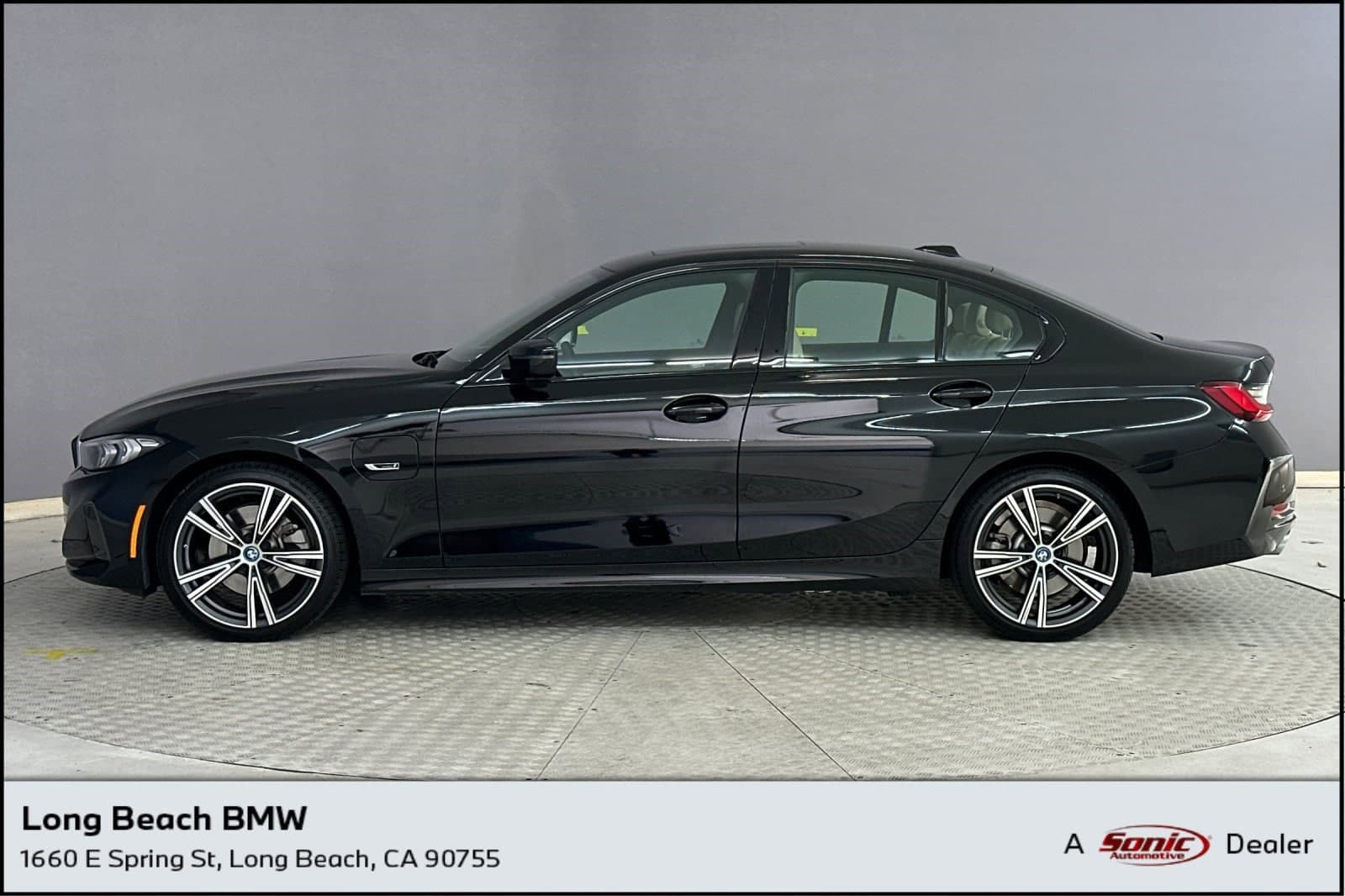 Foto de 2023 BMW 330e 