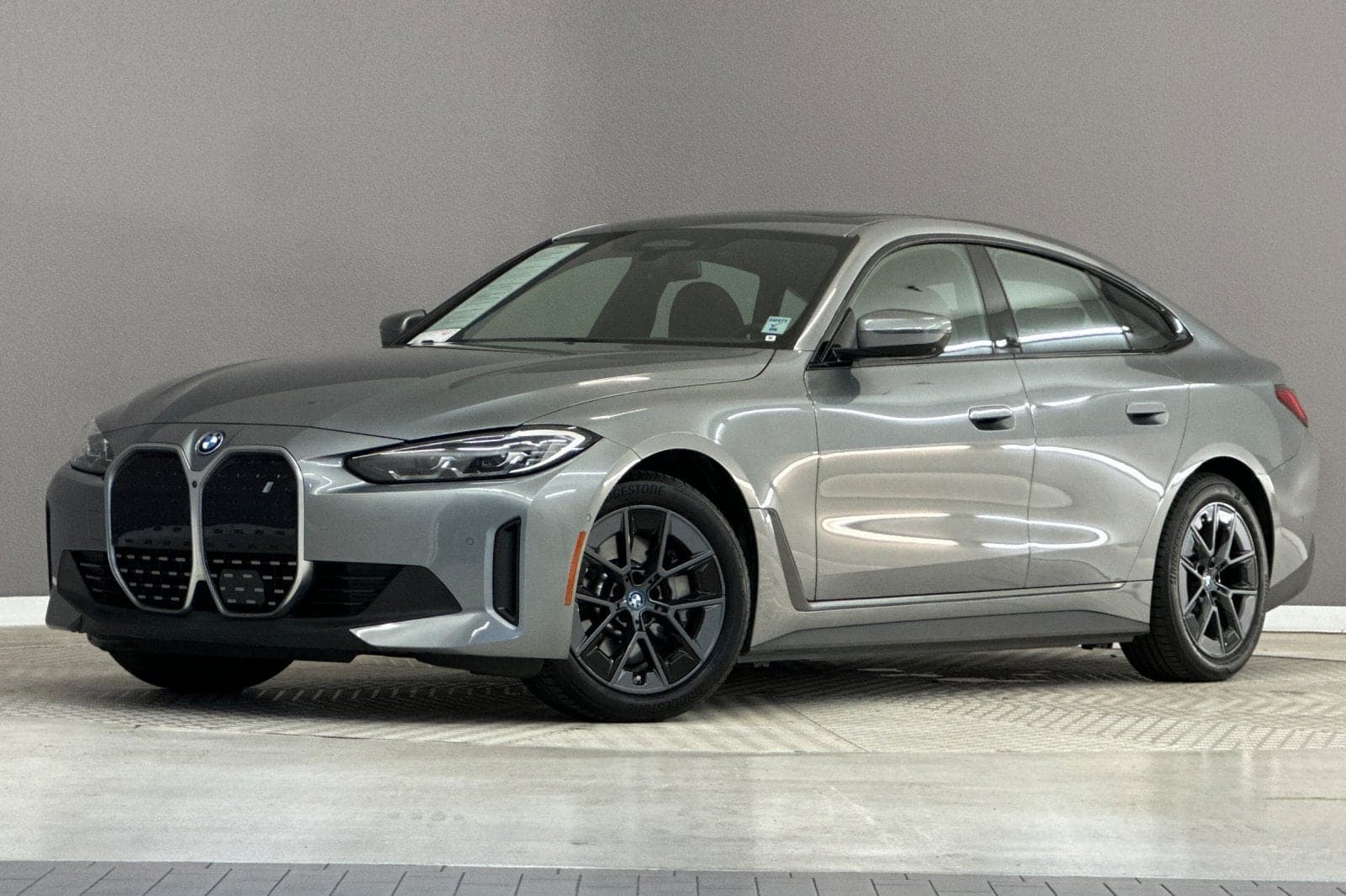2023 BMW i4 eDrive35 — photo 1 of 35
