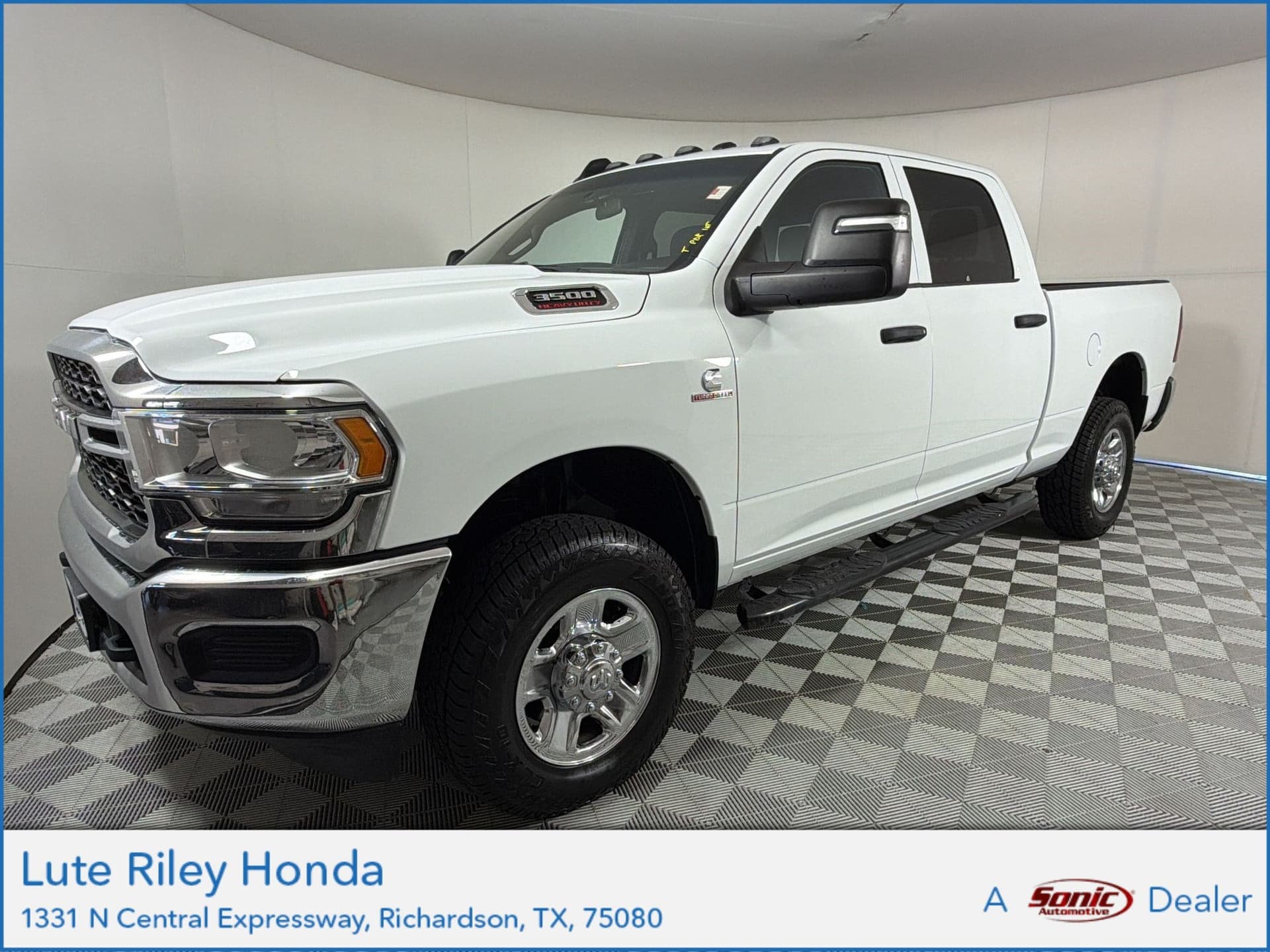 2024 RAM 3500 Tradesman — photo 1 of 32