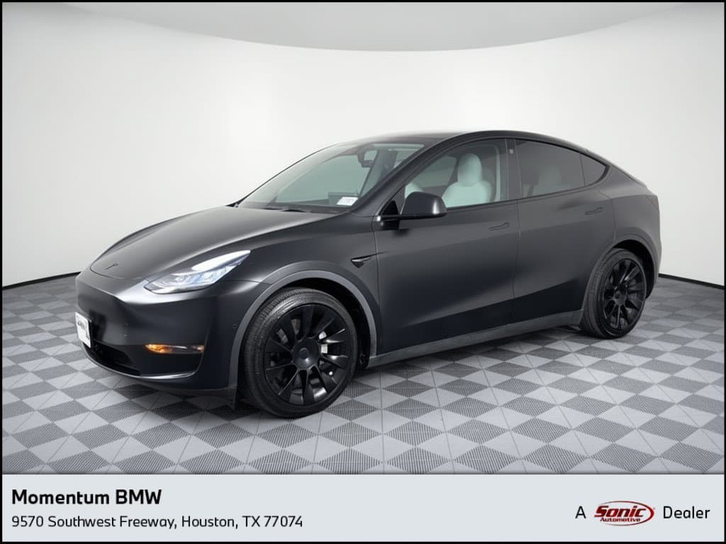 2021 Tesla Model Y Long Range — photo 1 of 31