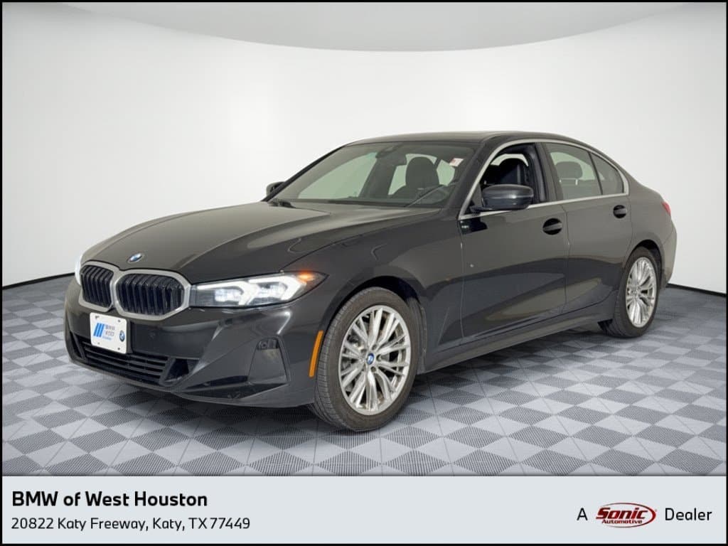 2024 BMW 3 Series 330i — photo 1 of 30