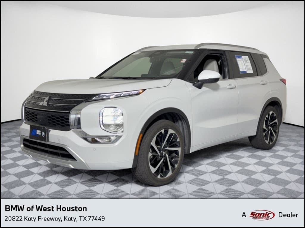 2024 Mitsubishi Outlander SEL — photo 1 of 31