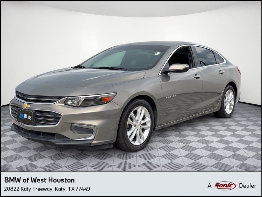 2017 Chevrolet Malibu LT — photo 1 of 30