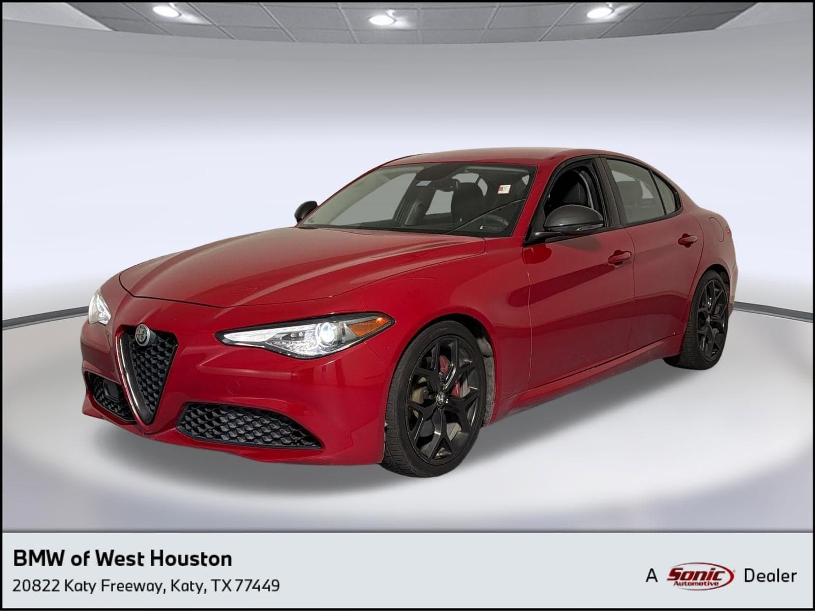 2019 Alfa Romeo Giulia Base — photo 1 of 27
