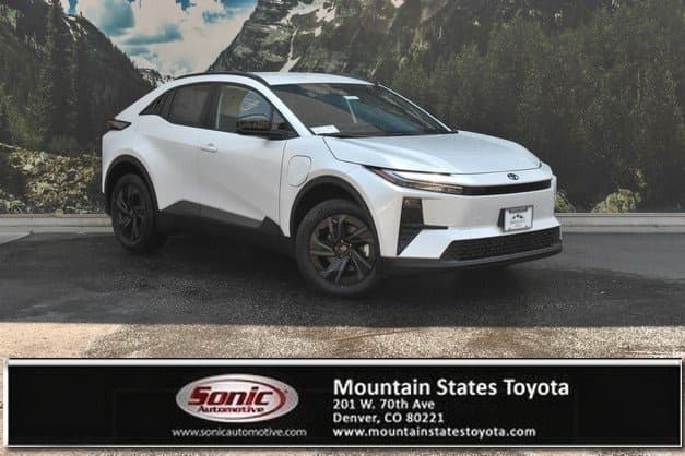 2026 Toyota C-HR SE — photo 1 of 39