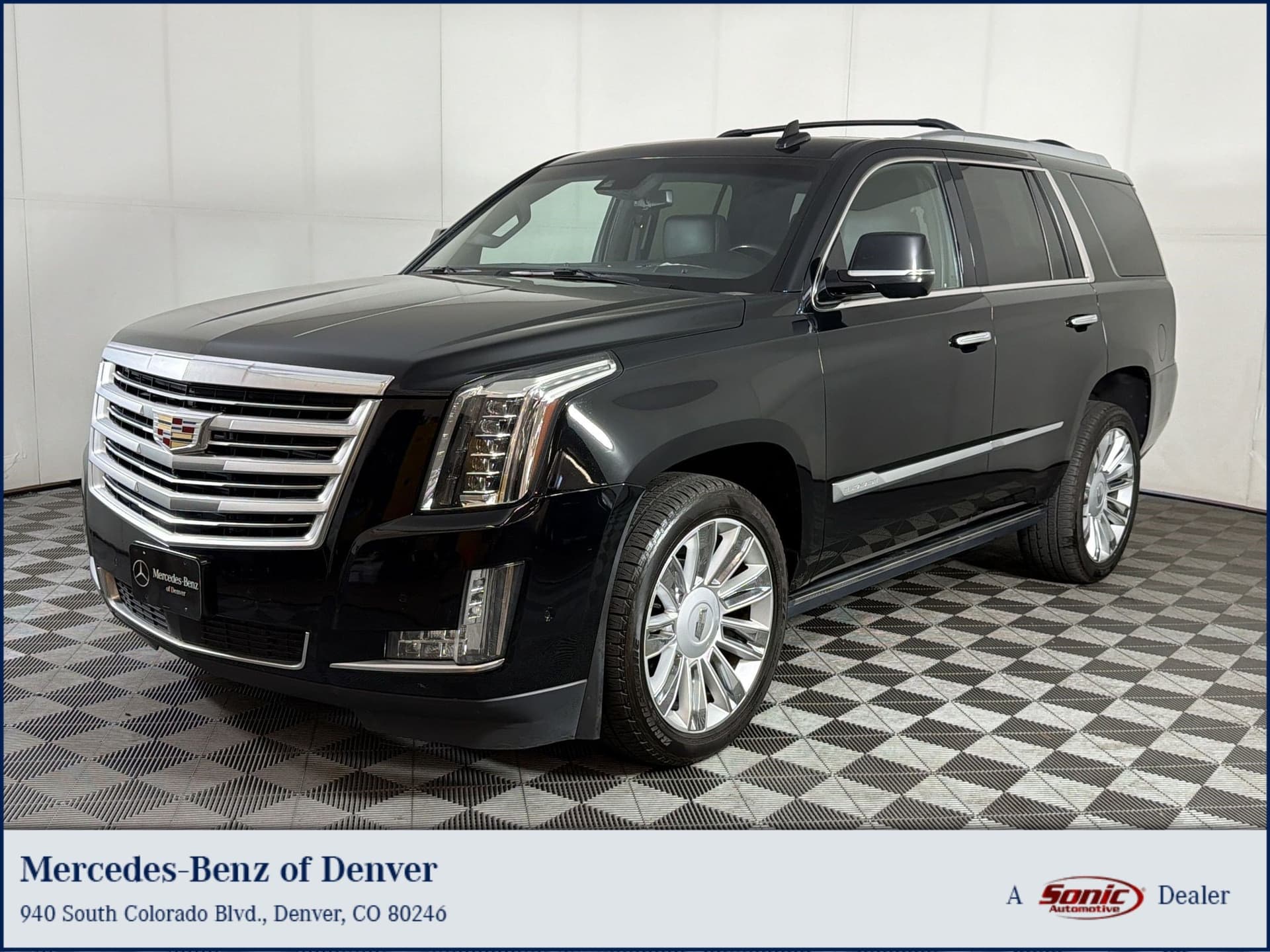 2019 Cadillac Escalade Platinum — photo 1 of 31