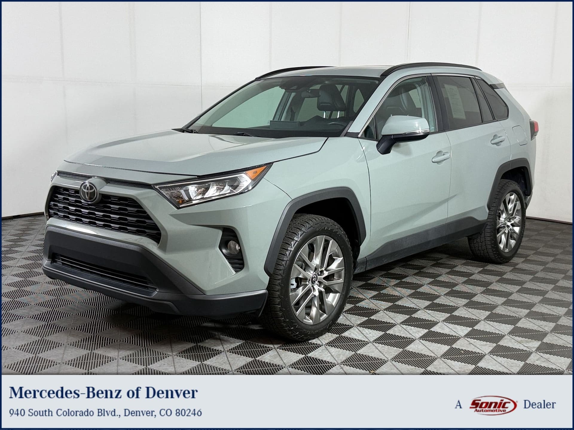 2020 Toyota RAV4 XLE Premium — photo 1 of 30
