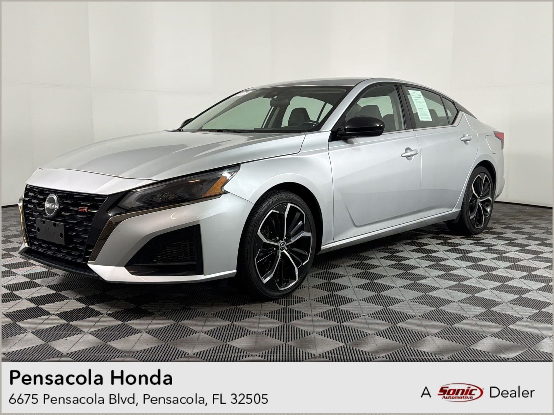 2024 Nissan Altima 2.5 SR — photo 1 of 29