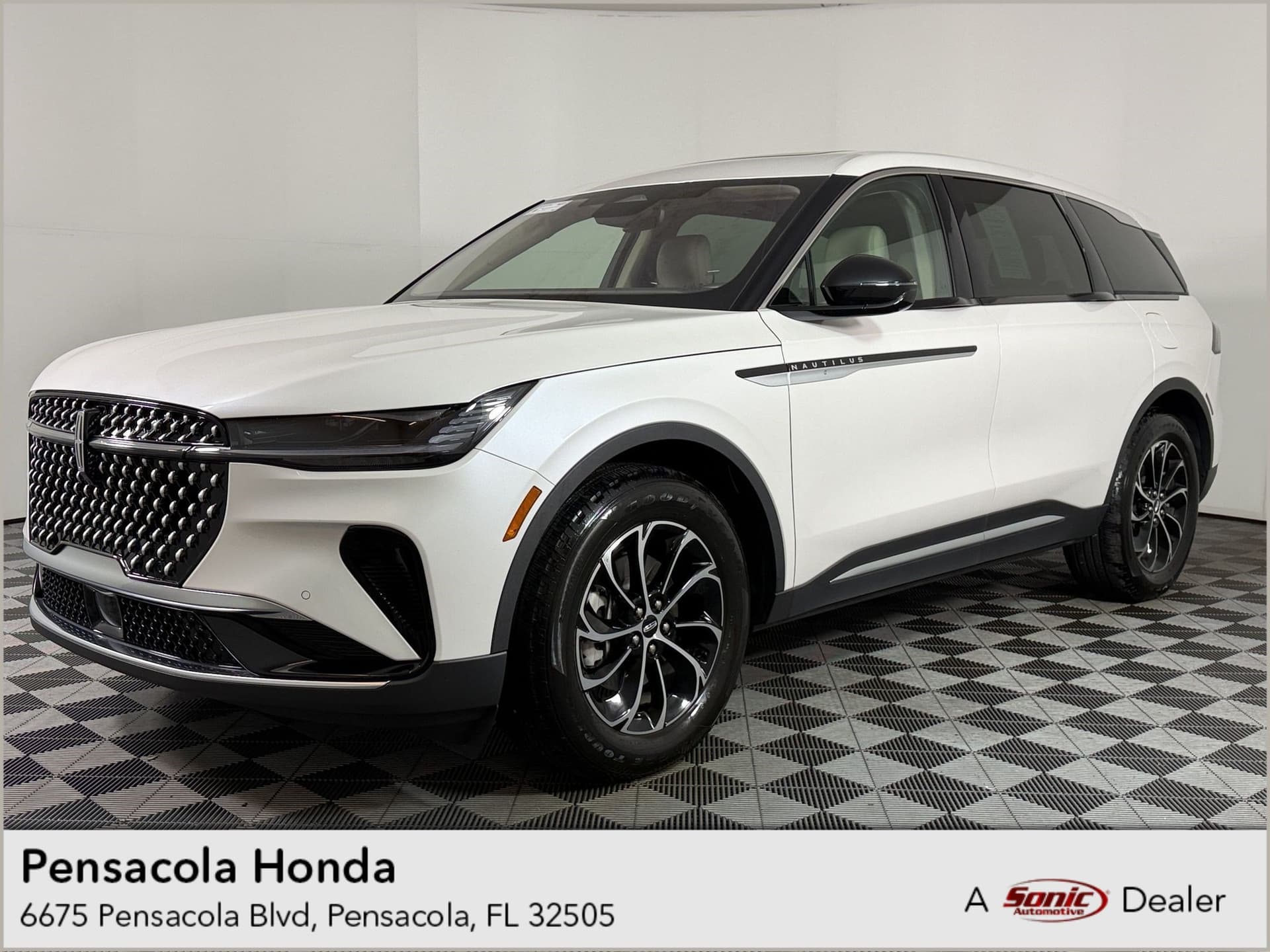 2025 Lincoln Nautilus Premiere — photo 1 of 31