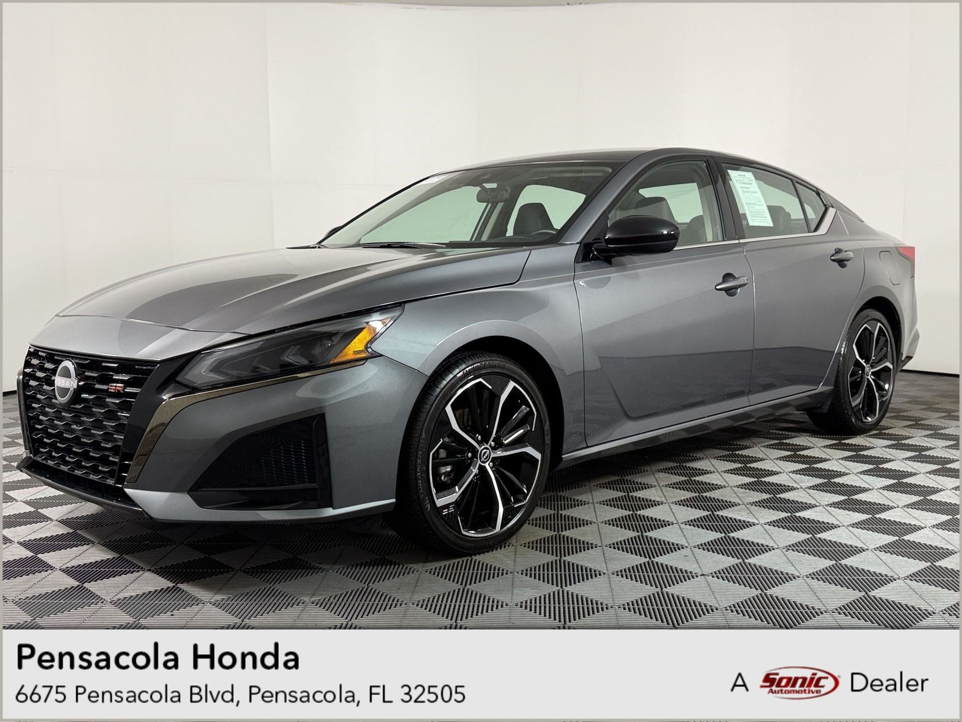 2025 Nissan Altima SR — photo 1 of 29