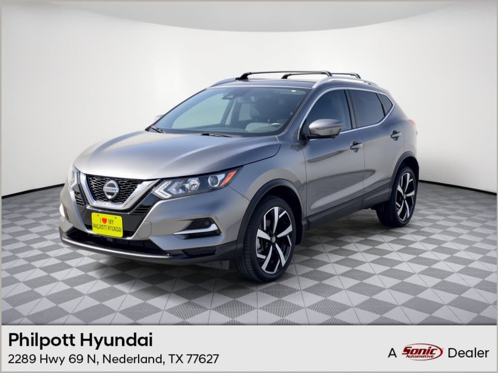 2022 Nissan Rogue Sport SL — photo 1 of 31