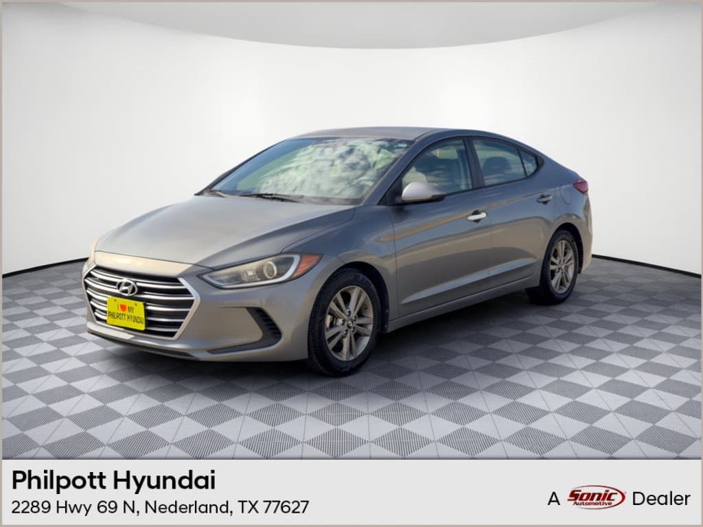 2017 Hyundai Elantra SE — photo 1 of 31