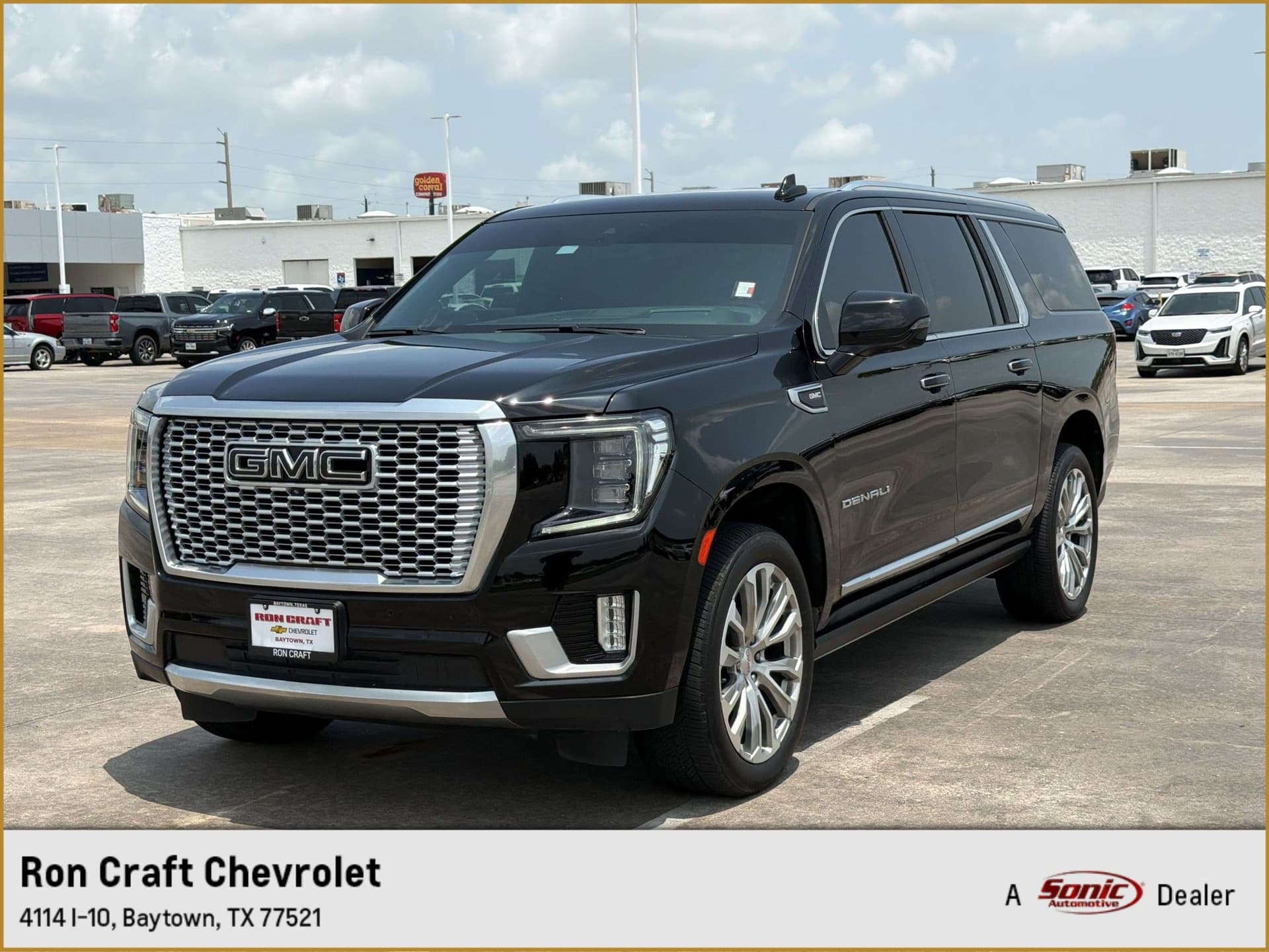 2023 GMC Yukon XL Denali — photo 1 of 28