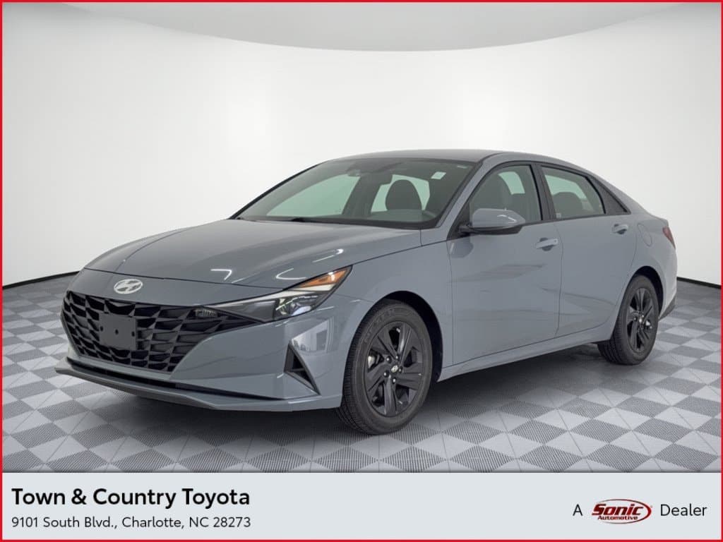 2021 Hyundai Elantra SEL — photo 1 of 31
