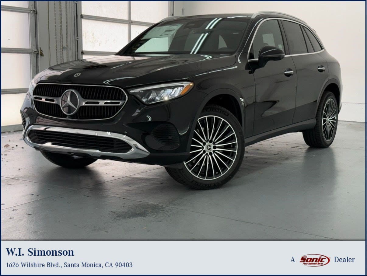 2027 Mercedes-Benz GLC GLC 300 — photo 1 of 33